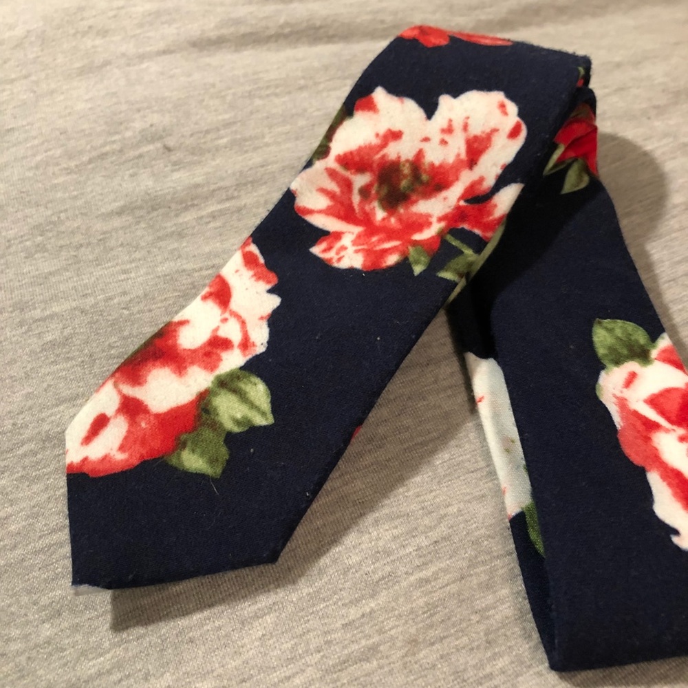 Original Penguin Skinny Floral Tie